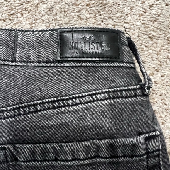Hollister ultra high rise mom jeans 00R W23 L27 Blk wash frayed hem stretch - Picture 6 of 8